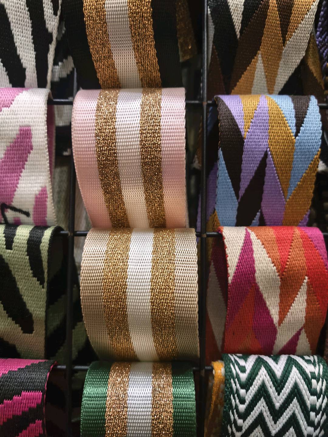 利鑫慧织带&二寸金银线